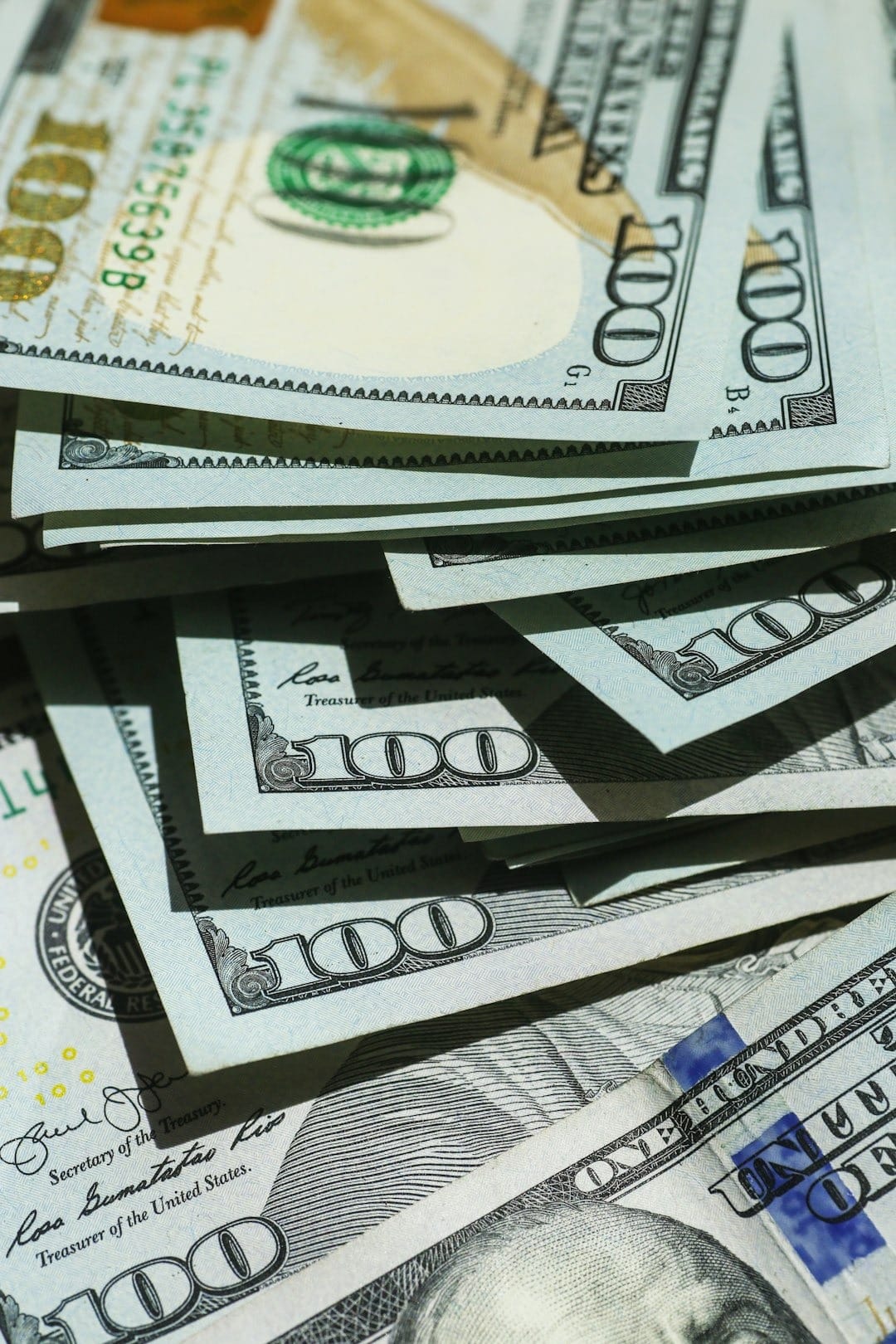 💸Monday Hustle: Build and Sell Digital Products for Passive Income